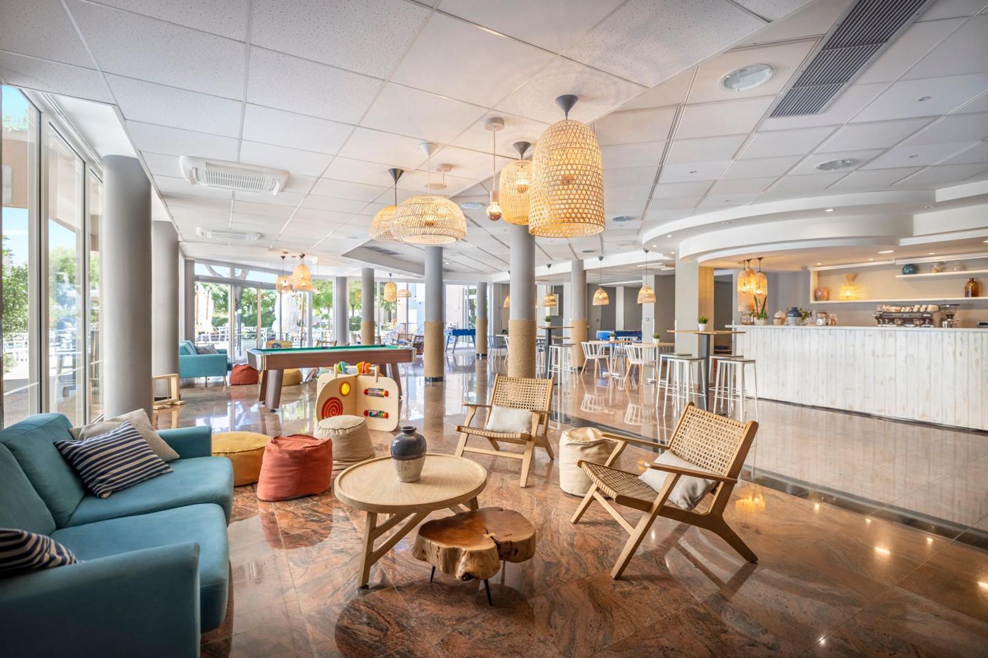 Sunny Baska Hotel By Valamar, Ex Corinthia Ngoại thất bức ảnh